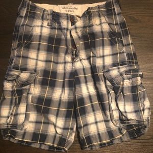Abercrombie & Fitch Plaid Cargo shorts